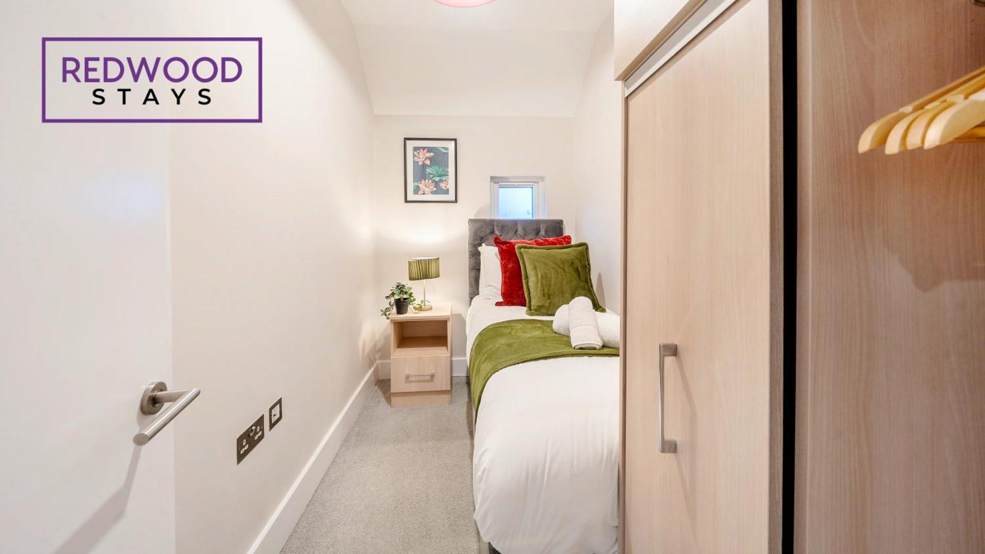 Newly Refurbished Everest Lodge Serviced Apartments For Contractors & Families, Free Wifi & Netflix By Redwood Stays Farnborough  Luaran gambar