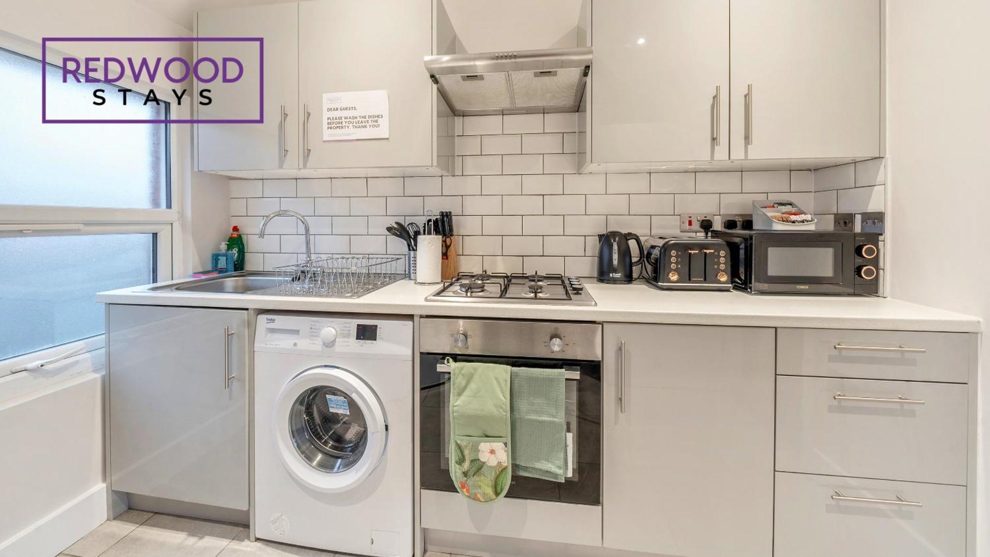 Newly Refurbished Everest Lodge Serviced Apartments For Contractors & Families, Free Wifi & Netflix By Redwood Stays Farnborough  Luaran gambar