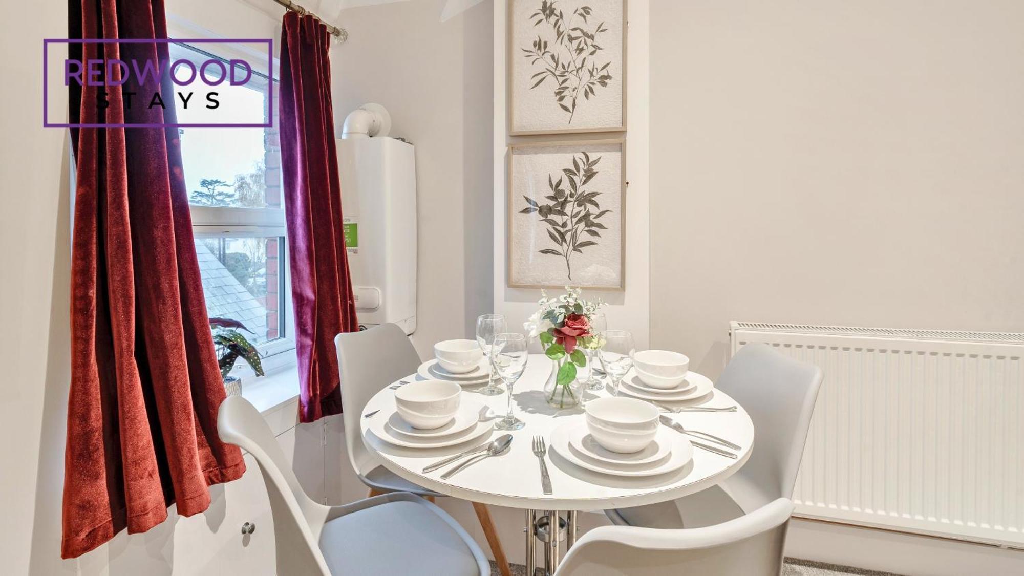 Newly Refurbished Everest Lodge Serviced Apartments For Contractors & Families, Free Wifi & Netflix By Redwood Stays Farnborough  Luaran gambar
