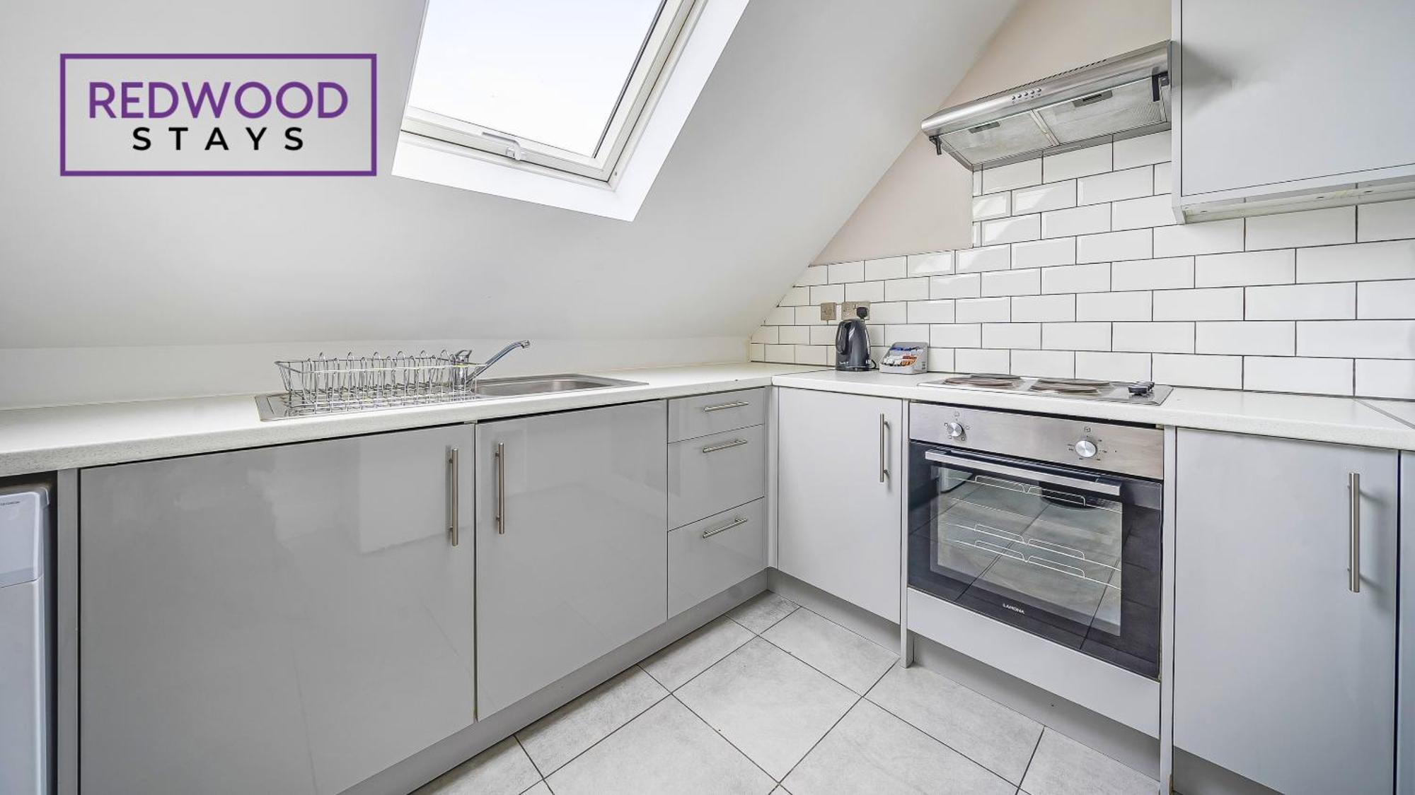 Newly Refurbished Everest Lodge Serviced Apartments For Contractors & Families, Free Wifi & Netflix By Redwood Stays Farnborough  Luaran gambar
