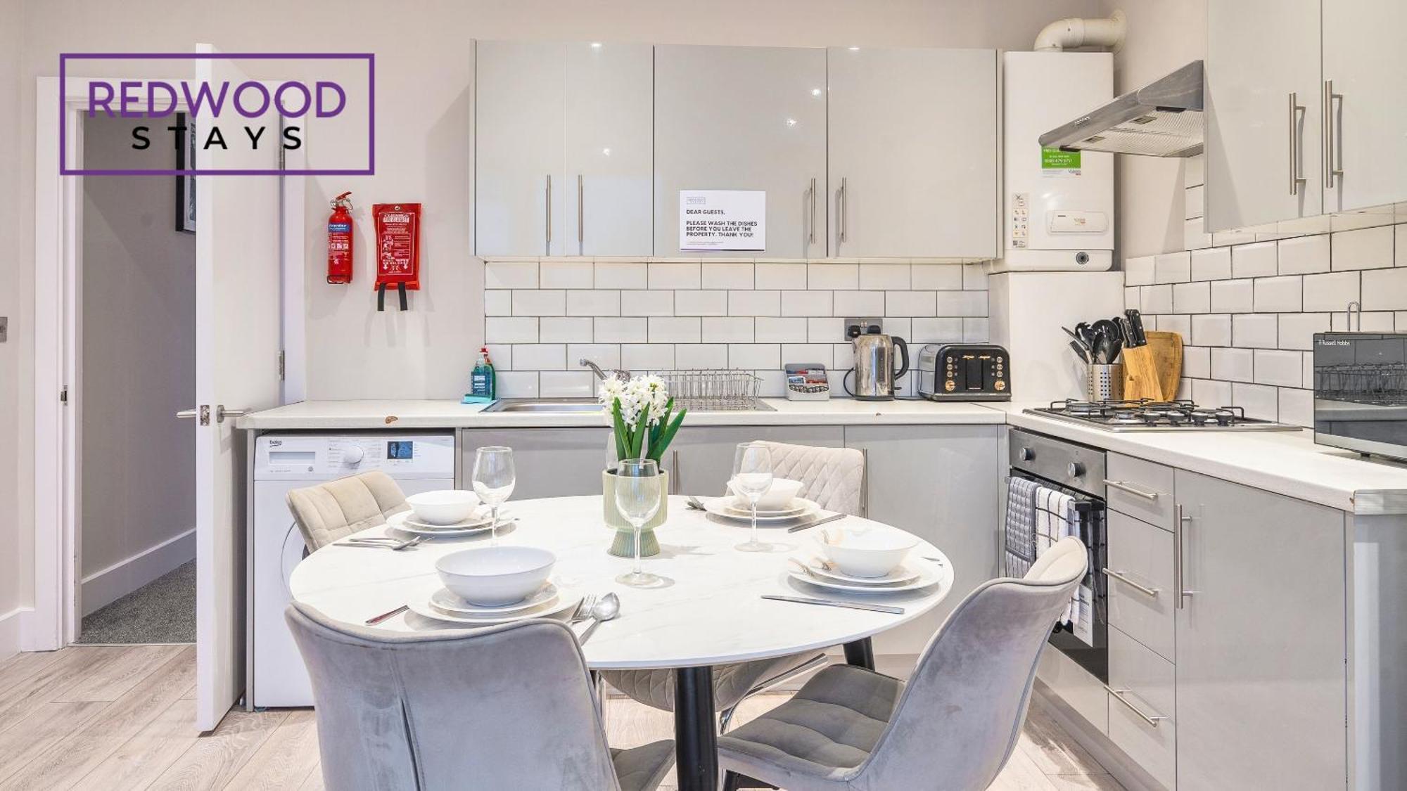 Newly Refurbished Everest Lodge Serviced Apartments For Contractors & Families, Free Wifi & Netflix By Redwood Stays Farnborough  Luaran gambar
